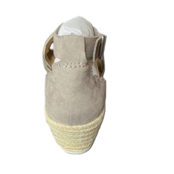 Torrid Ladies Size 9.5 Taupe Gray Scalloped Sports Wedge Sandals - Picture 3 of 4